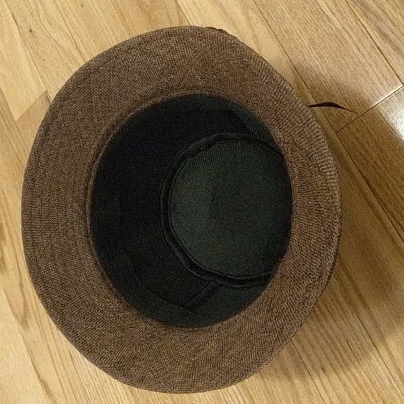 Brown bucket hat - Picture 3 of 3